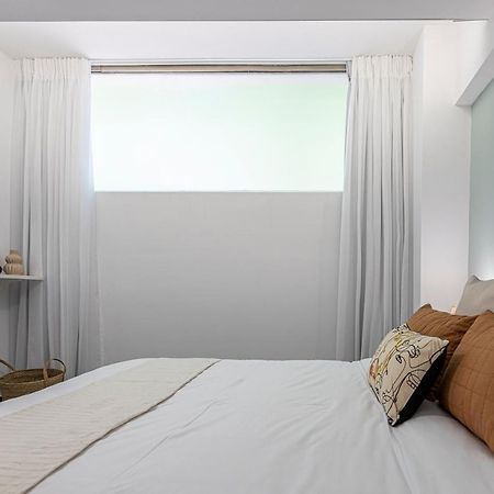 Phaedrus Living: City Center Luxury Flat Loukianou Athén Kültér fotó