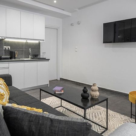 Phaedrus Living: City Center Luxury Flat Loukianou Athén Kültér fotó