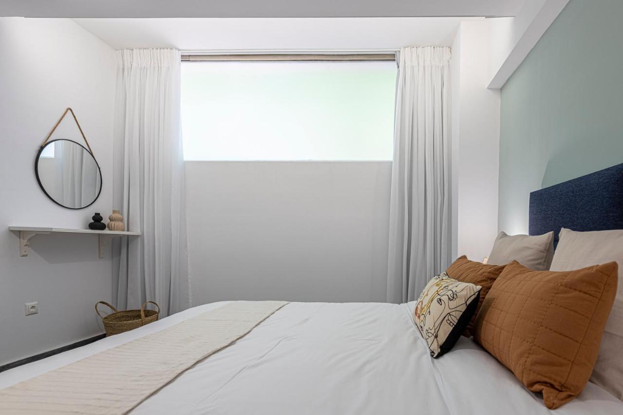 Phaedrus Living: City Center Luxury Flat Loukianou Athén Kültér fotó