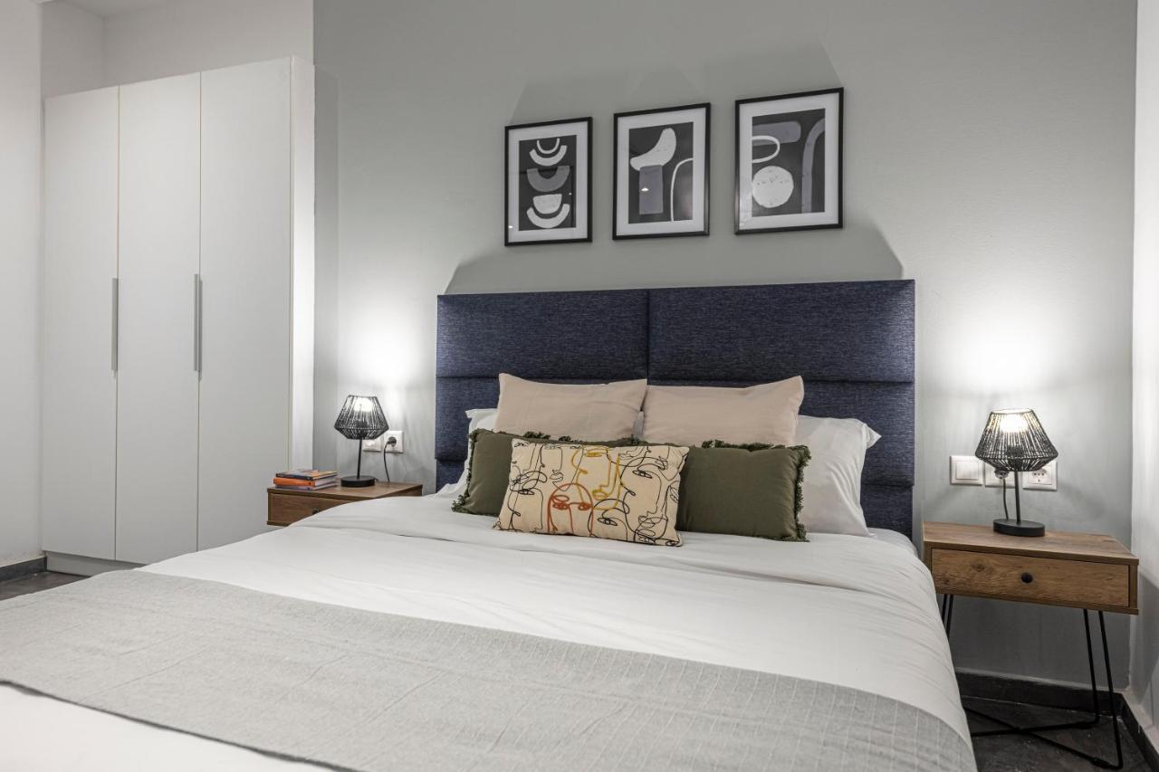 Phaedrus Living: City Center Luxury Flat Loukianou Athén Kültér fotó