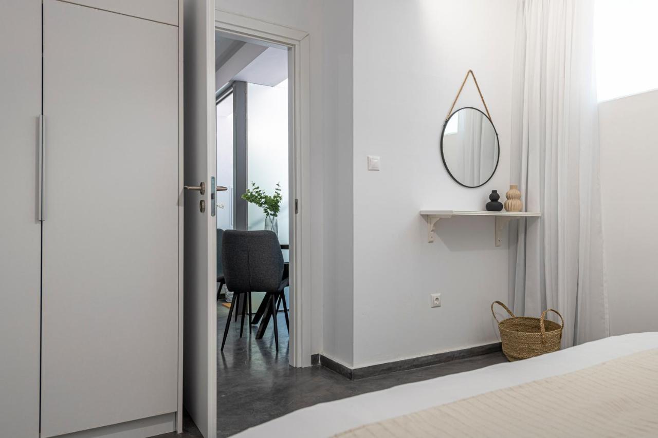 Phaedrus Living: City Center Luxury Flat Loukianou Athén Kültér fotó