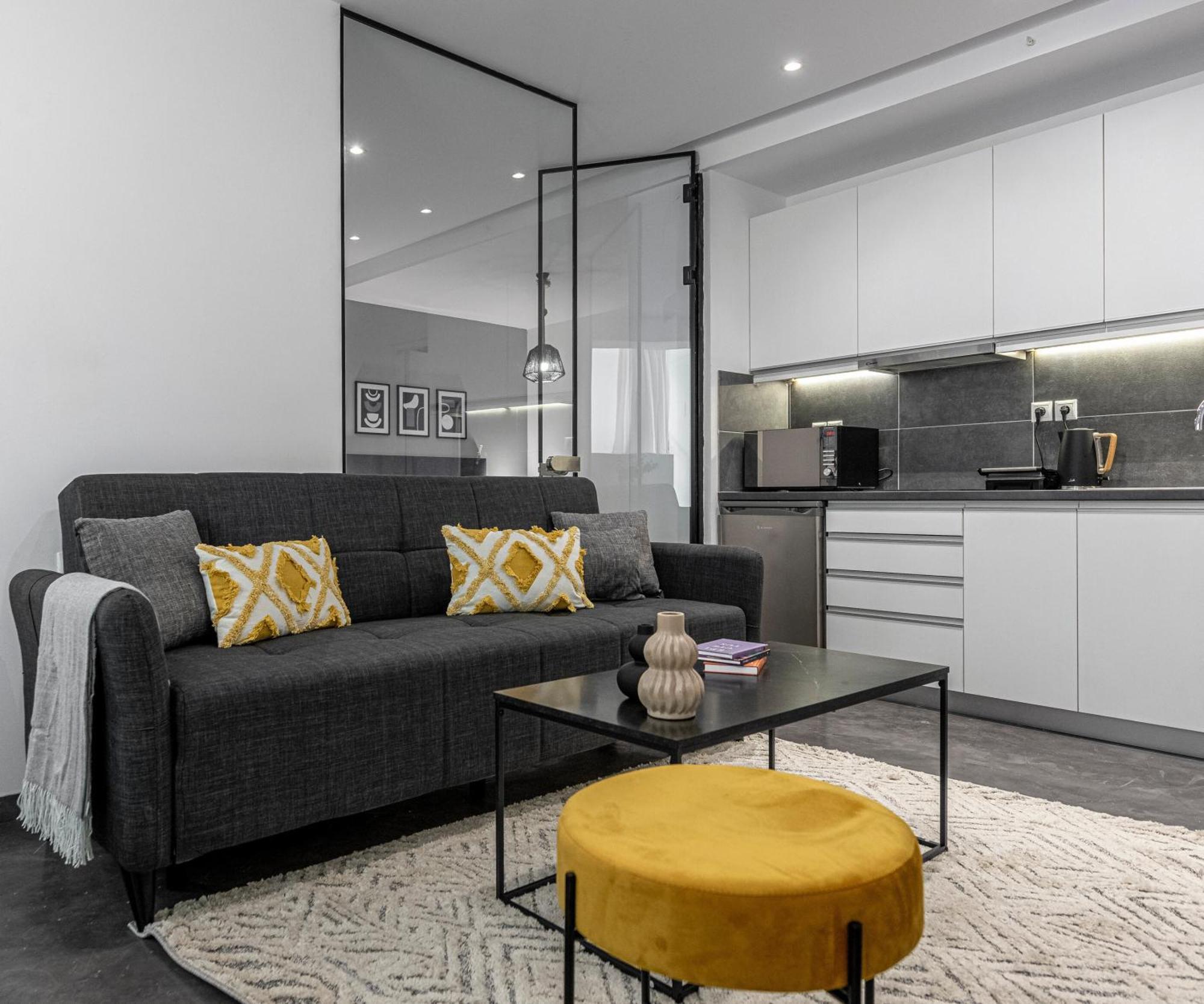 Phaedrus Living: City Center Luxury Flat Loukianou Athén Kültér fotó